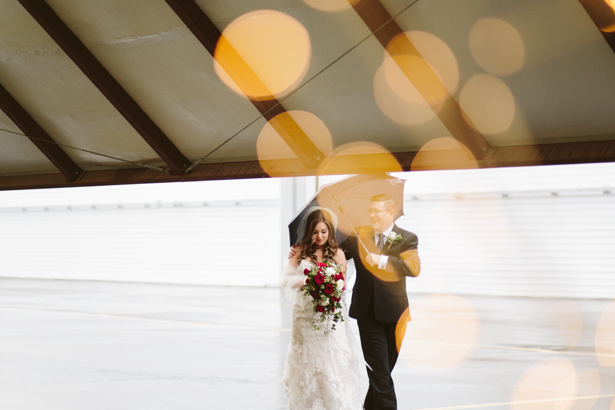 airplane-hangar-wedding-photos-0011
