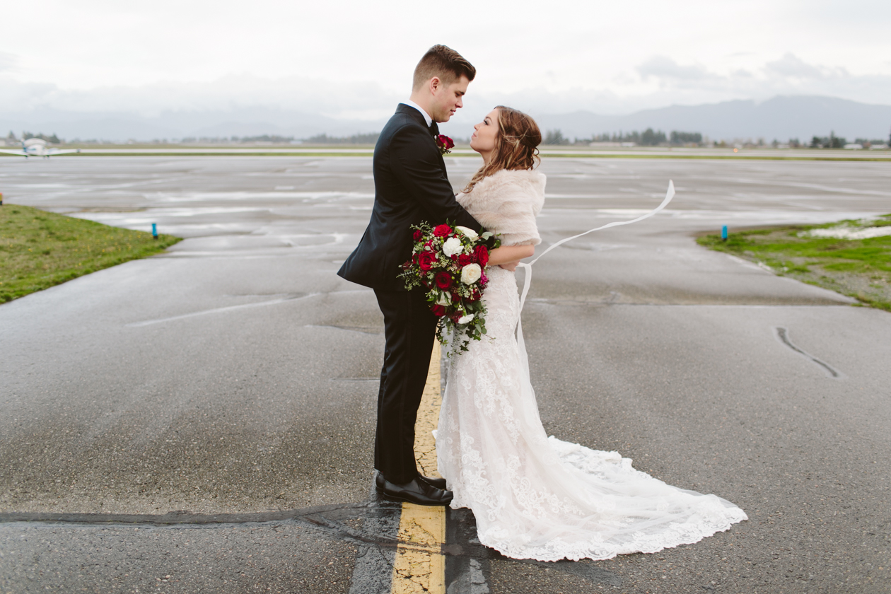 airplane-hangar-wedding-photos-0067
