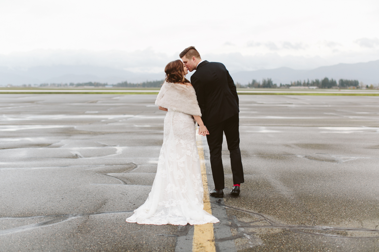 airplane-hangar-wedding-photos-0071