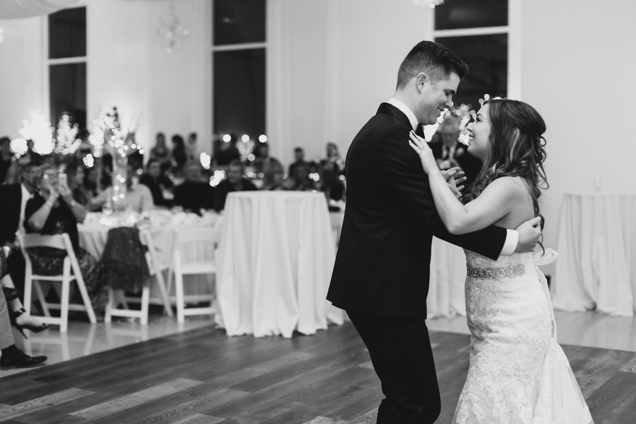 airplane-hangar-wedding-photos-0111