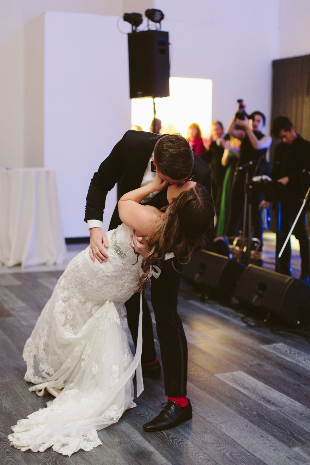 airplane-hangar-wedding-photos-0111