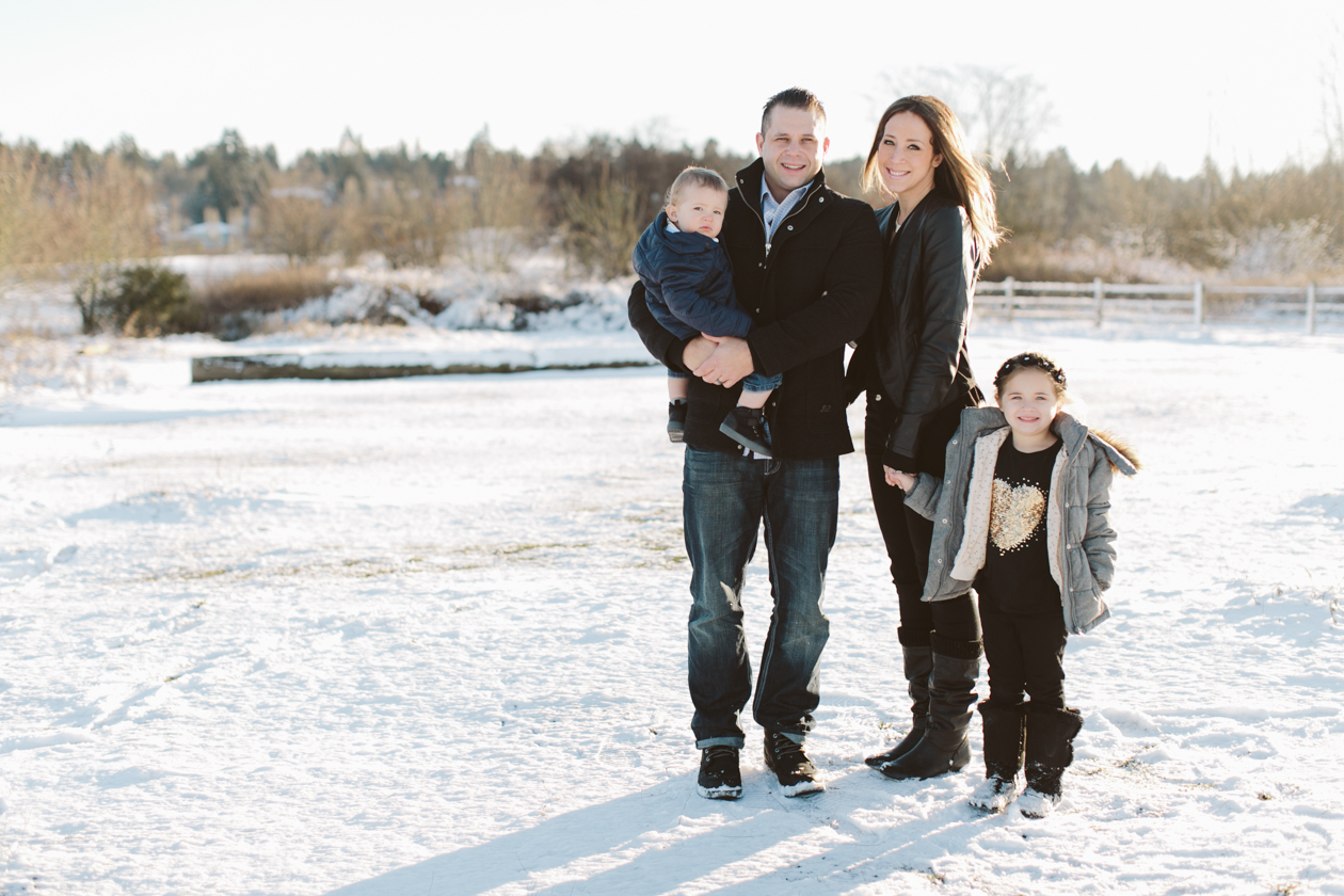 winter snow family photos vancouver