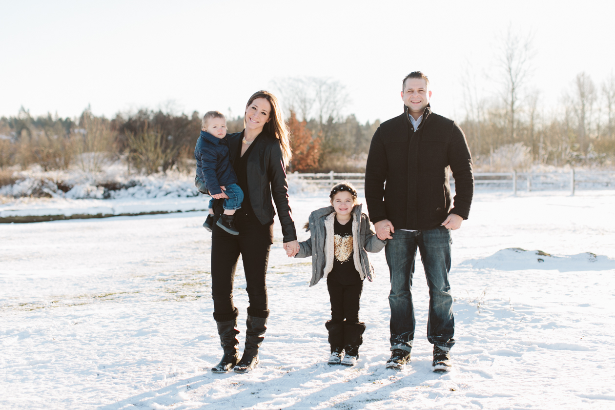 winter snow family photos vancouver