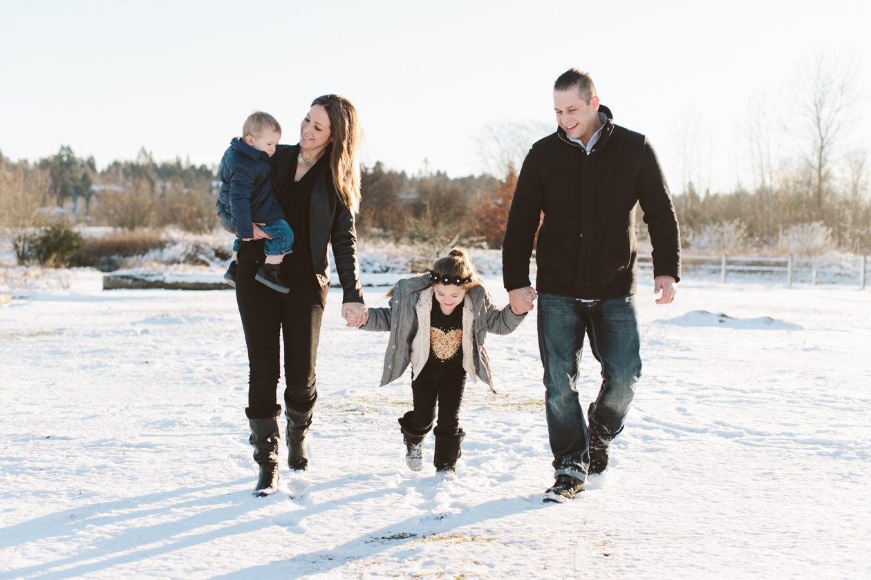 winter snow family photos vancouver