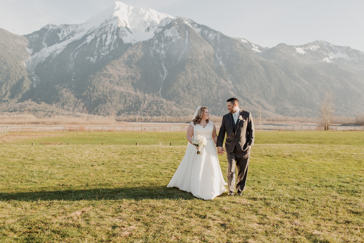 Fraser River Lodge Wedding Photos Vancouver Wedding Photographer