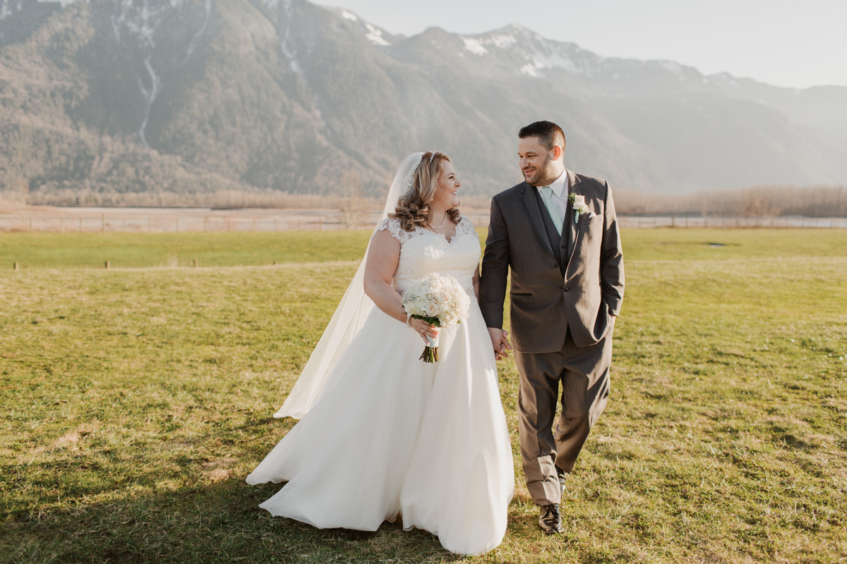 Fraser River Lodge Wedding Photos Vancouver Wedding Photographer