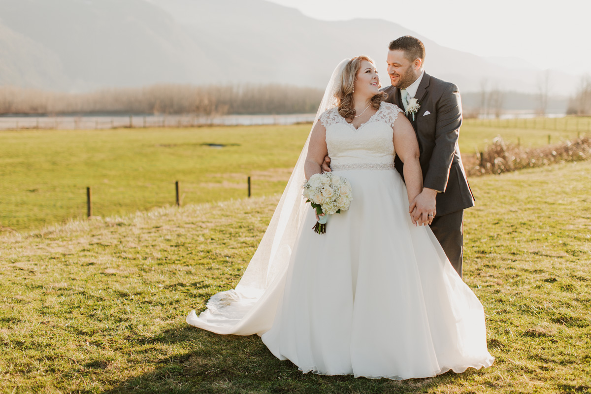 Fraser River Lodge Wedding Photos Vancouver Wedding Photographer