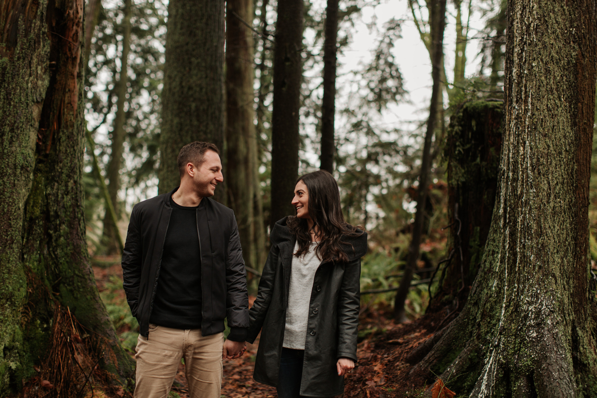 stanley park engagement photos