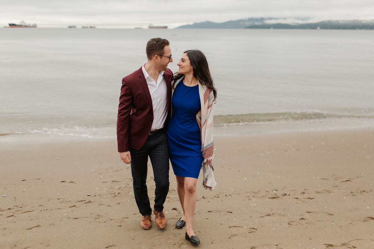 stanley park engagement photos