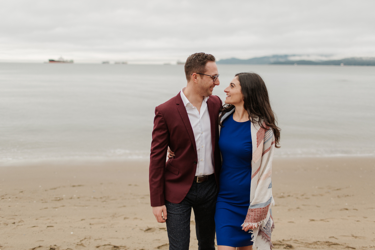 stanley park engagement photos