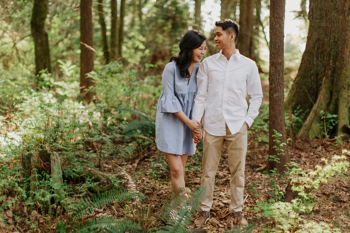 Stanley Park Engagement Photos