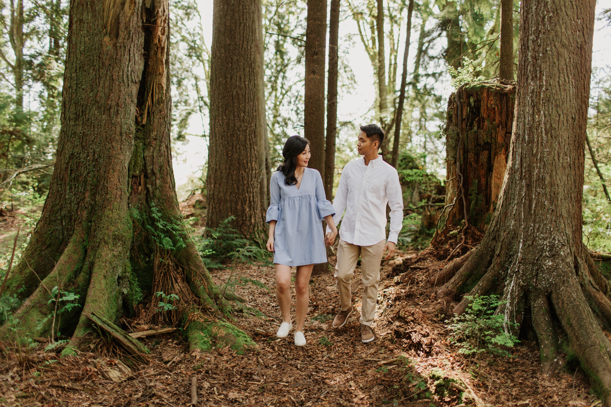 Stanley Park Engagement Photos