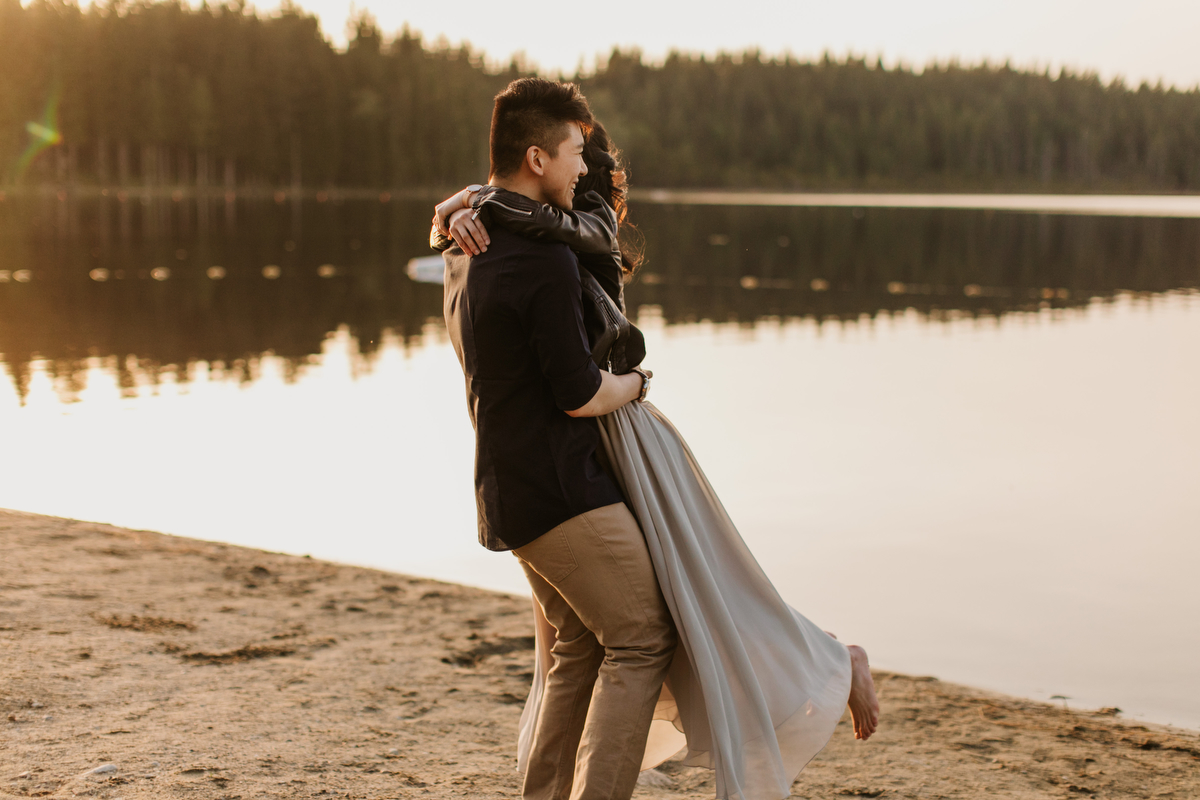 whonnock lake engagement photos