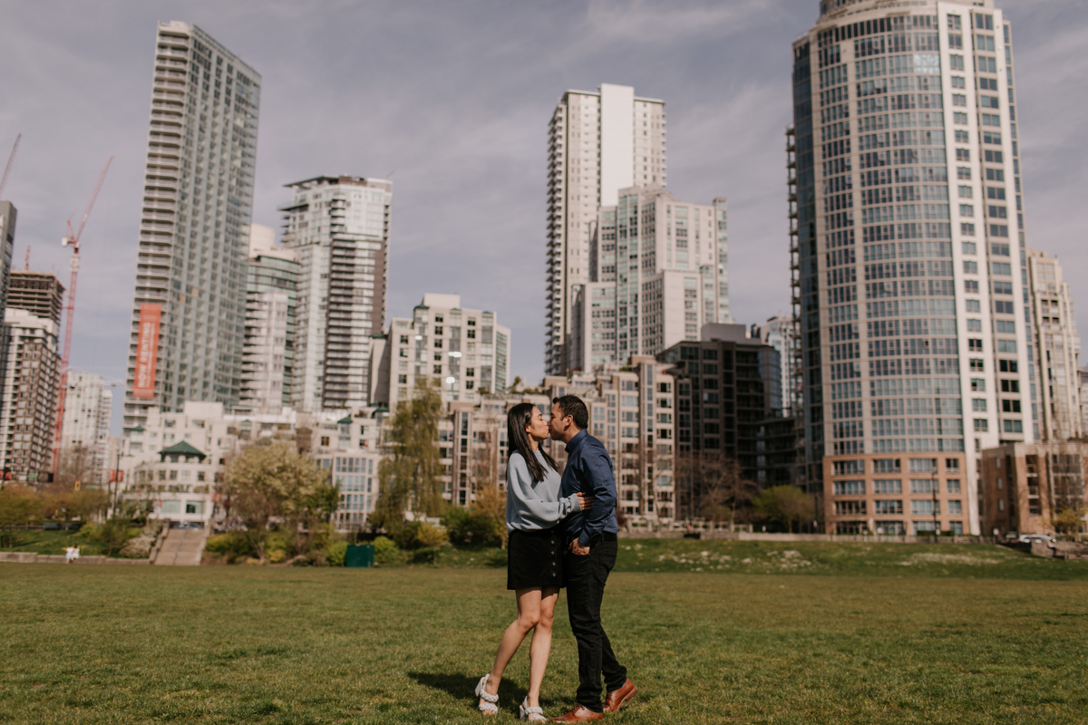 Yaletown Engagement Photos by Jamie Delaine