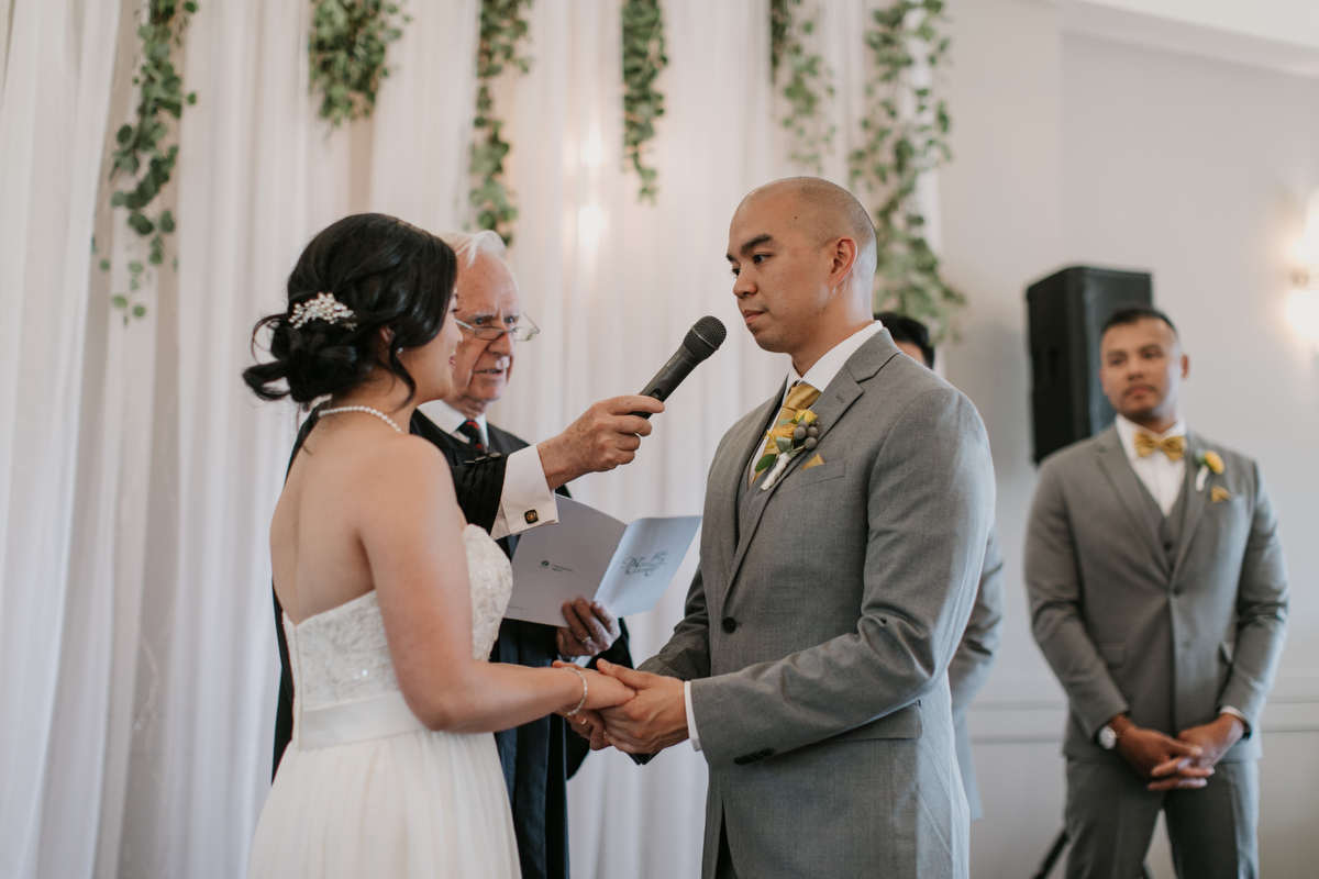 Mayfair Lakes Golf Course Wedding Photos