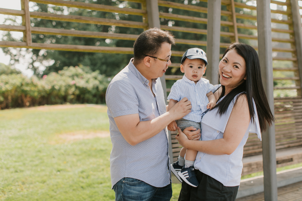 family photos at queen elizabeth park in vancouver