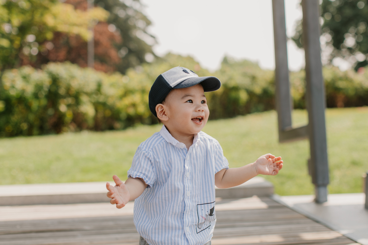 family photos at queen elizabeth park in vancouver