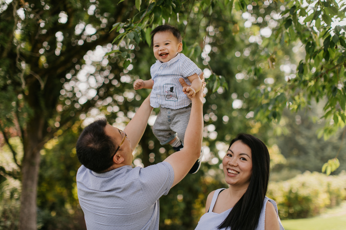 family photos at queen elizabeth park in vancouver