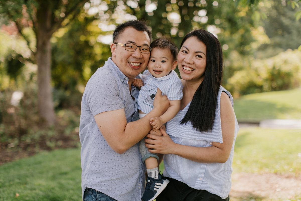 family photos at queen elizabeth park in vancouver