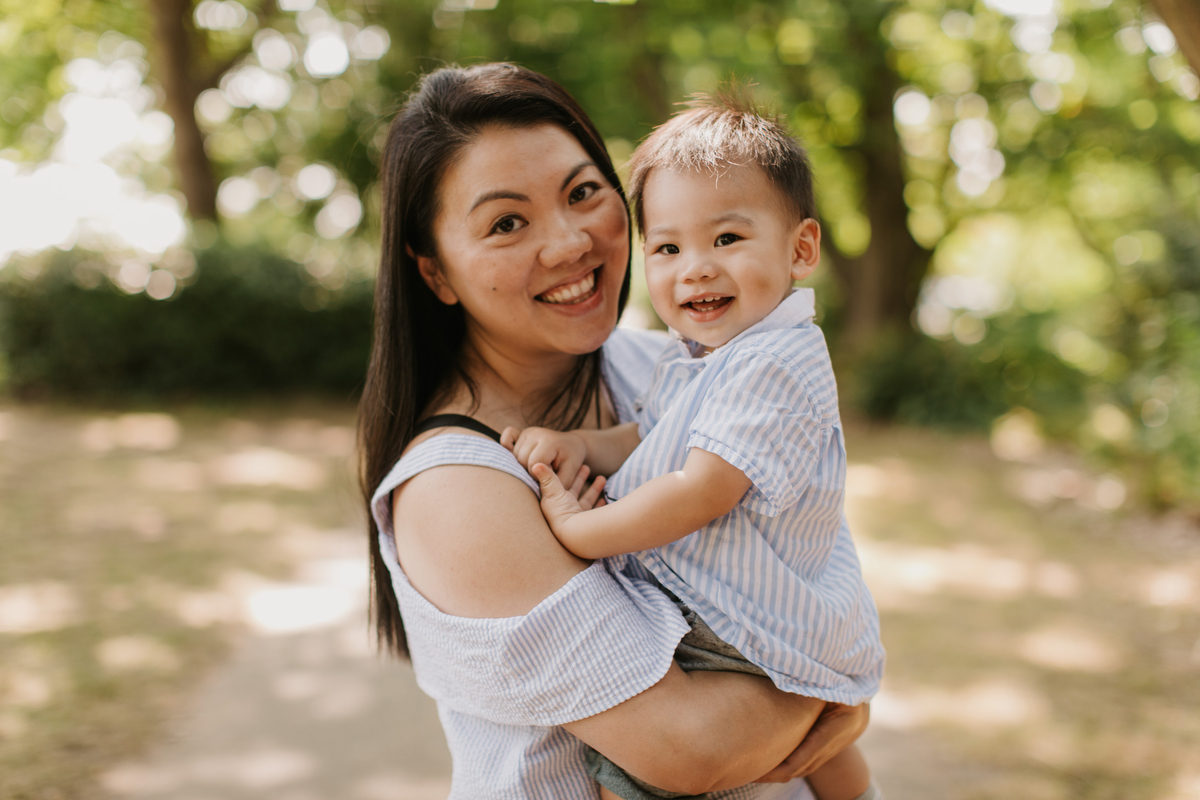 family photos at queen elizabeth park in vancouver