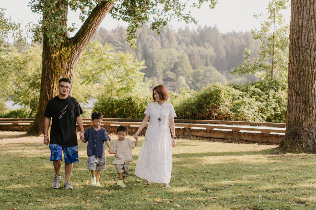 deer lake park family photos in vancouver