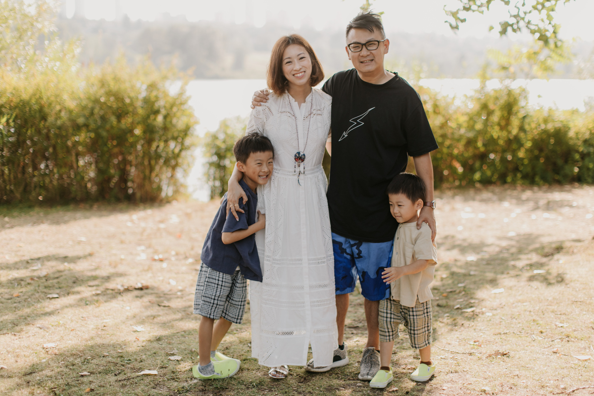 deer lake park family photos in vancouver