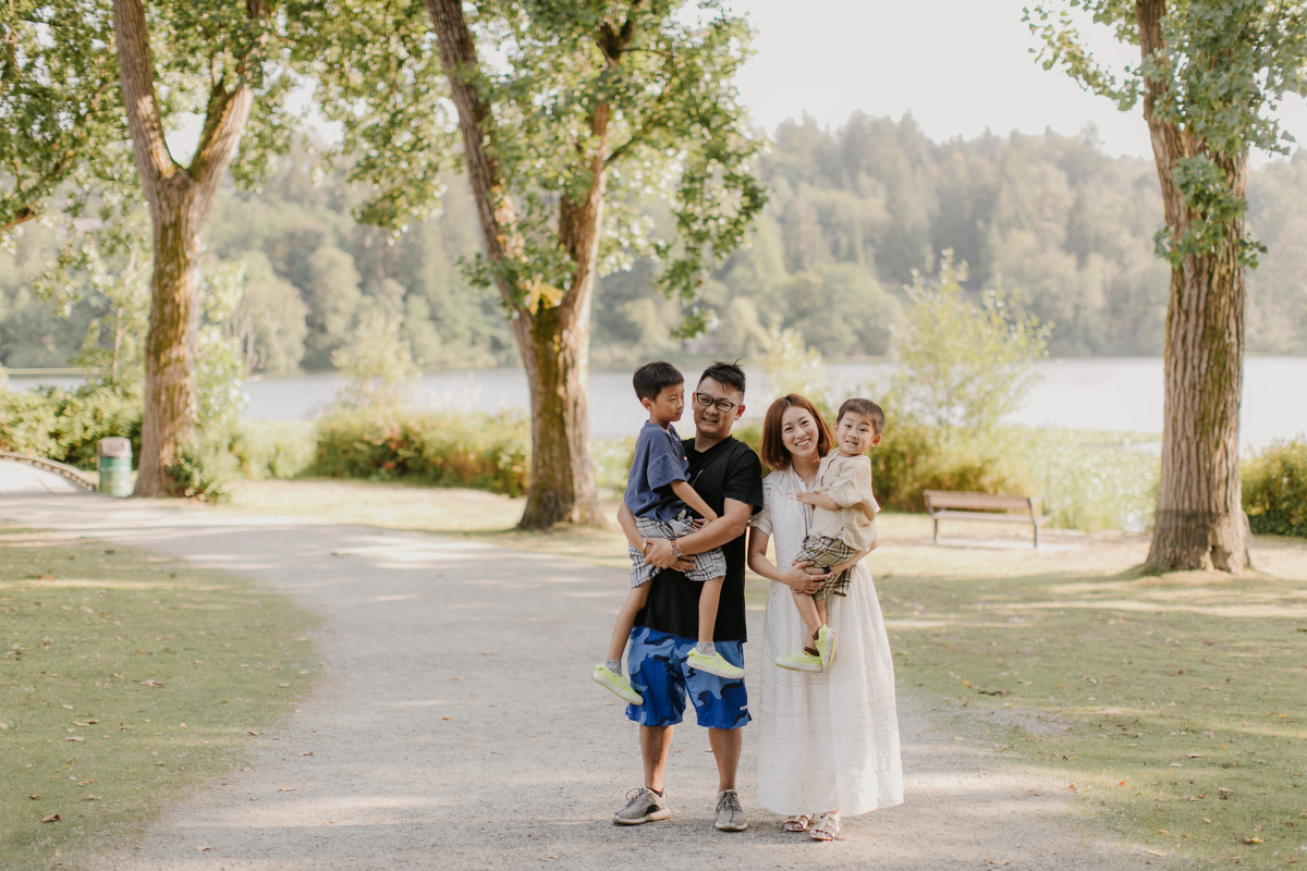 deer lake park family photos in vancouver