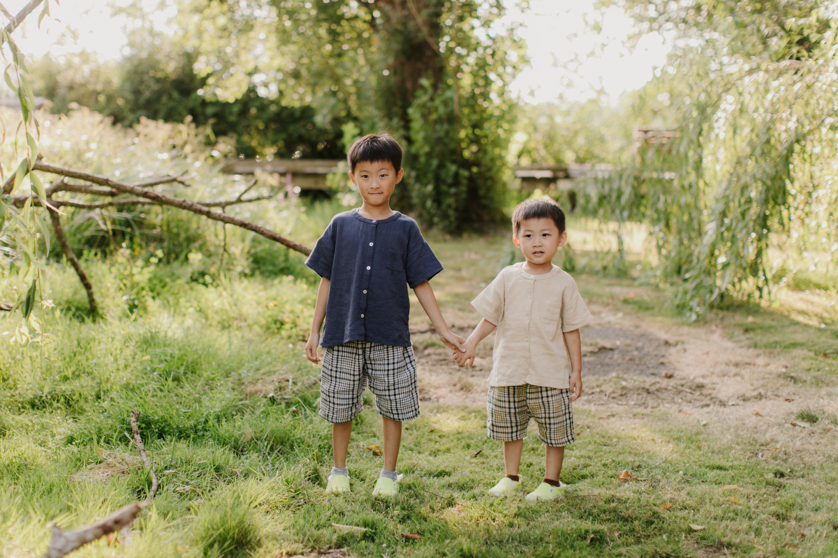 deer lake park family photos in vancouver