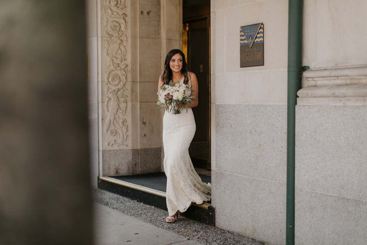 fairmont hotel vancouver bride getting ready