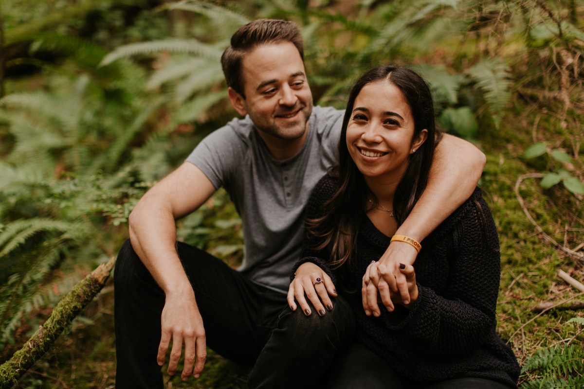engagement photos at lynn canyon suspense bridge
