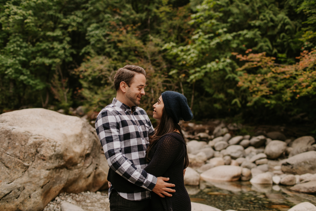 engagement photos at lynn canyon suspense bridge