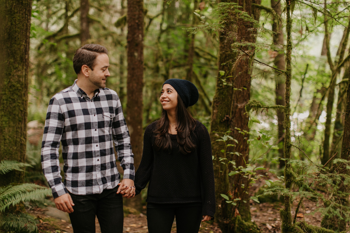 engagement photos at lynn canyon suspense bridge