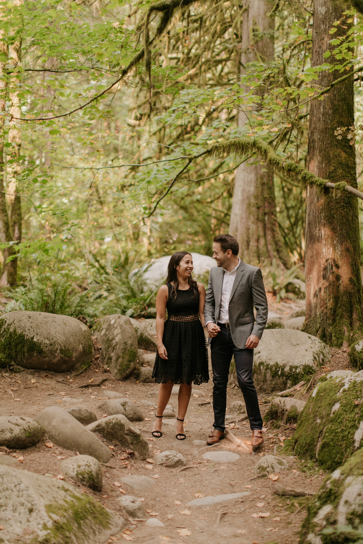 engagement photos at lynn canyon suspense bridge