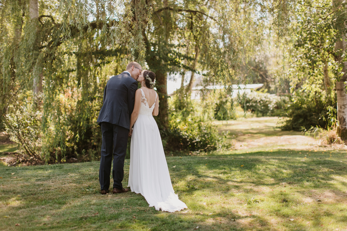 maan farms wedding photos in abbotsford