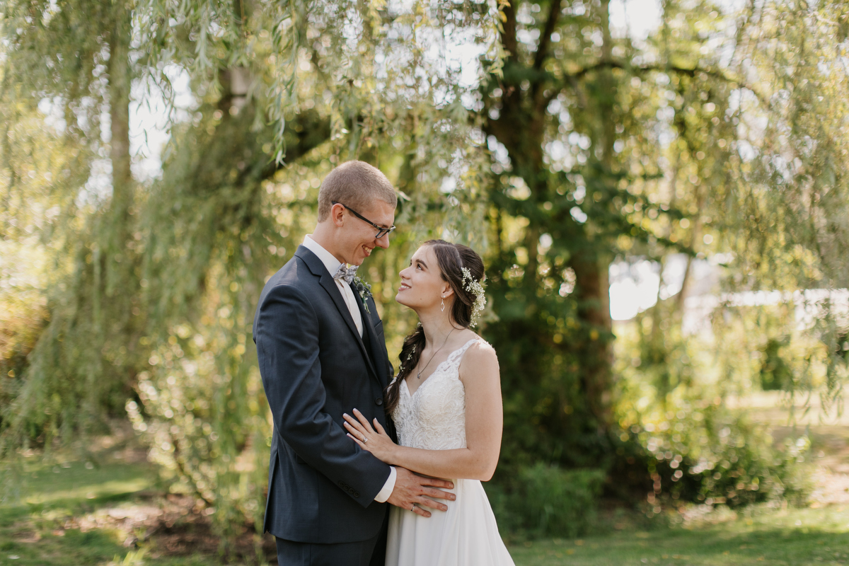 maan farms wedding photos in abbotsford