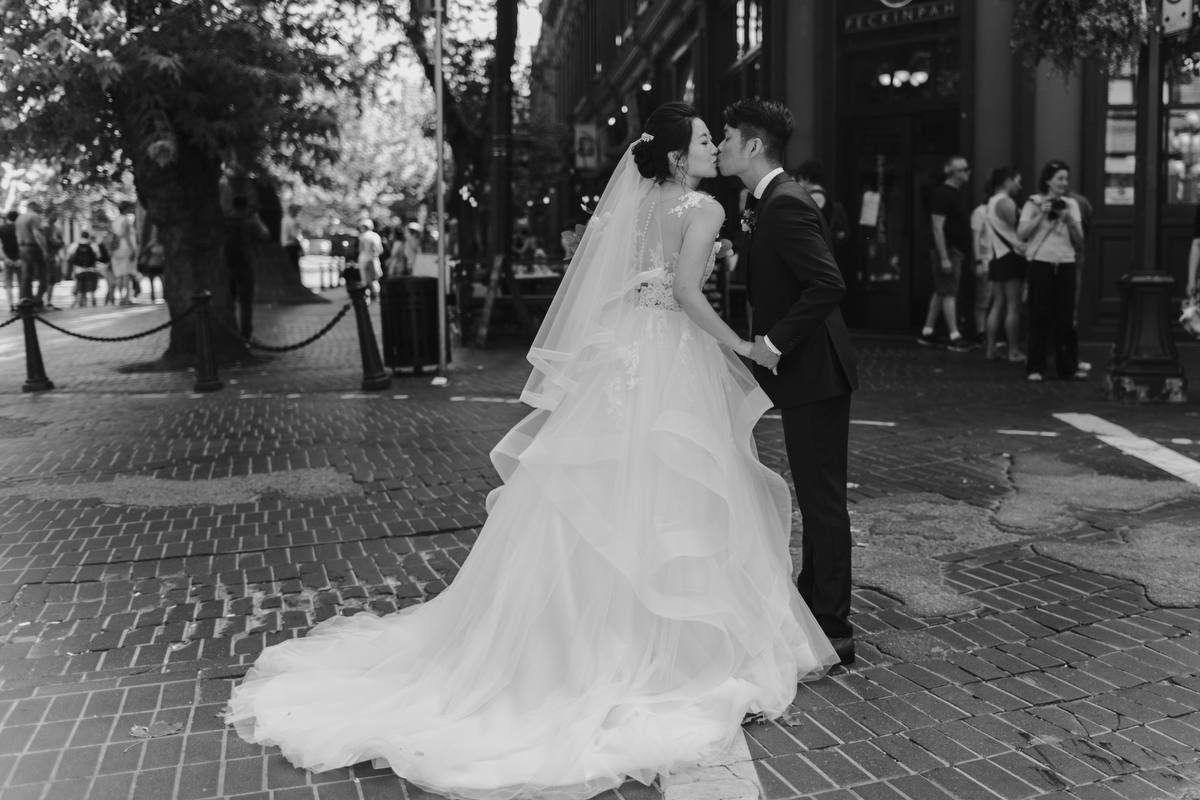 brock house wedding photos