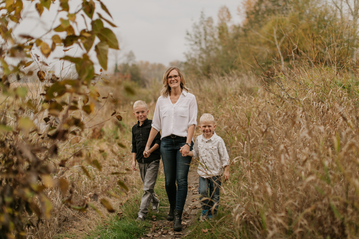 family photos by the river in ladner