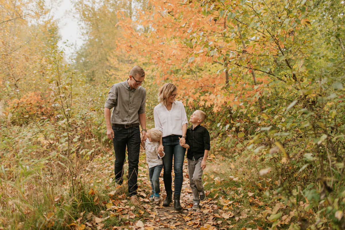 family photos by the river in ladner