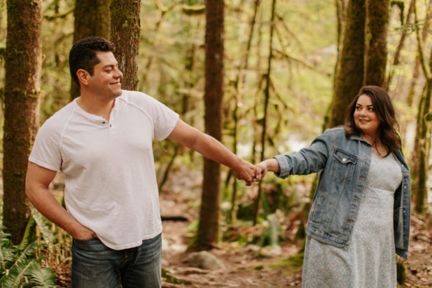 lynn canyon park engagement photos (7)