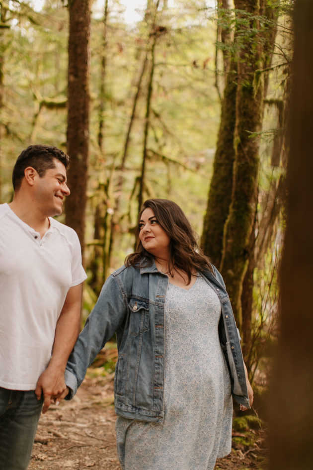 lynn canyon park engagement photos (8)