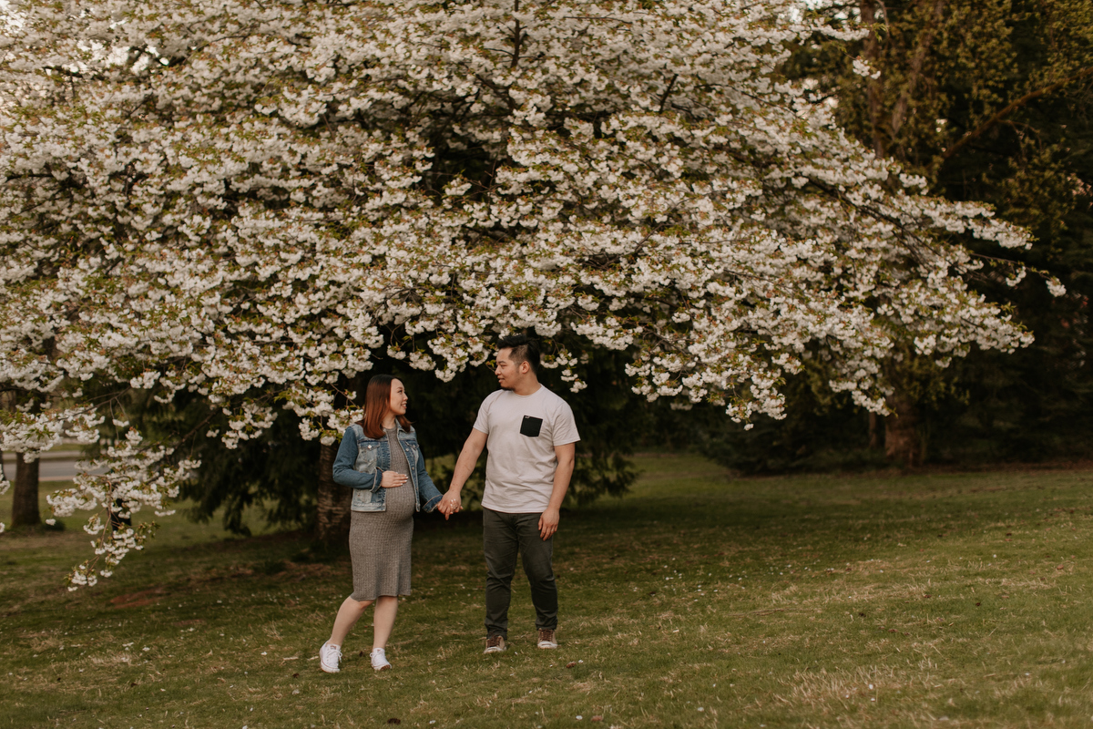 Cherry Blossom Maternity Photos