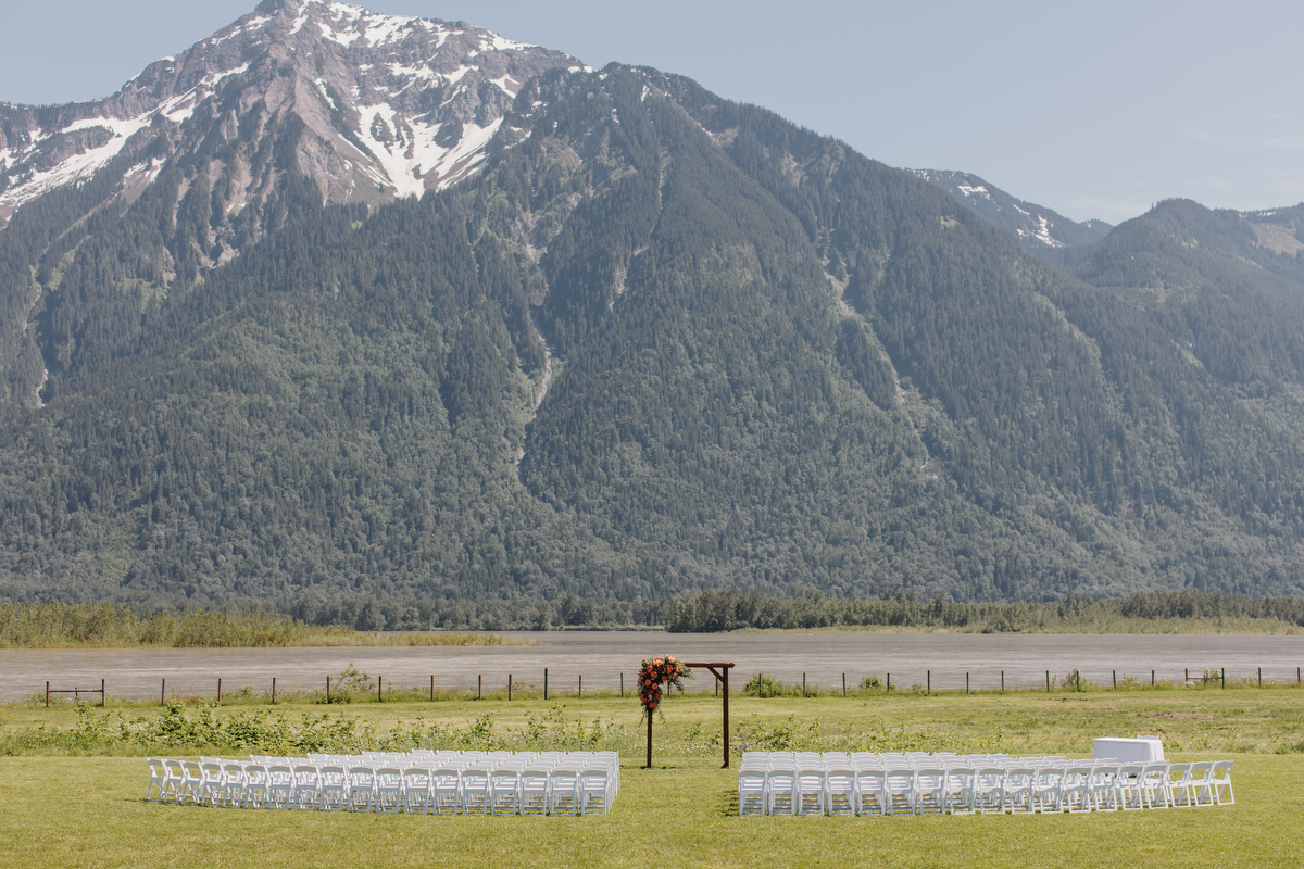Fraser River Lodge Wedding Photos