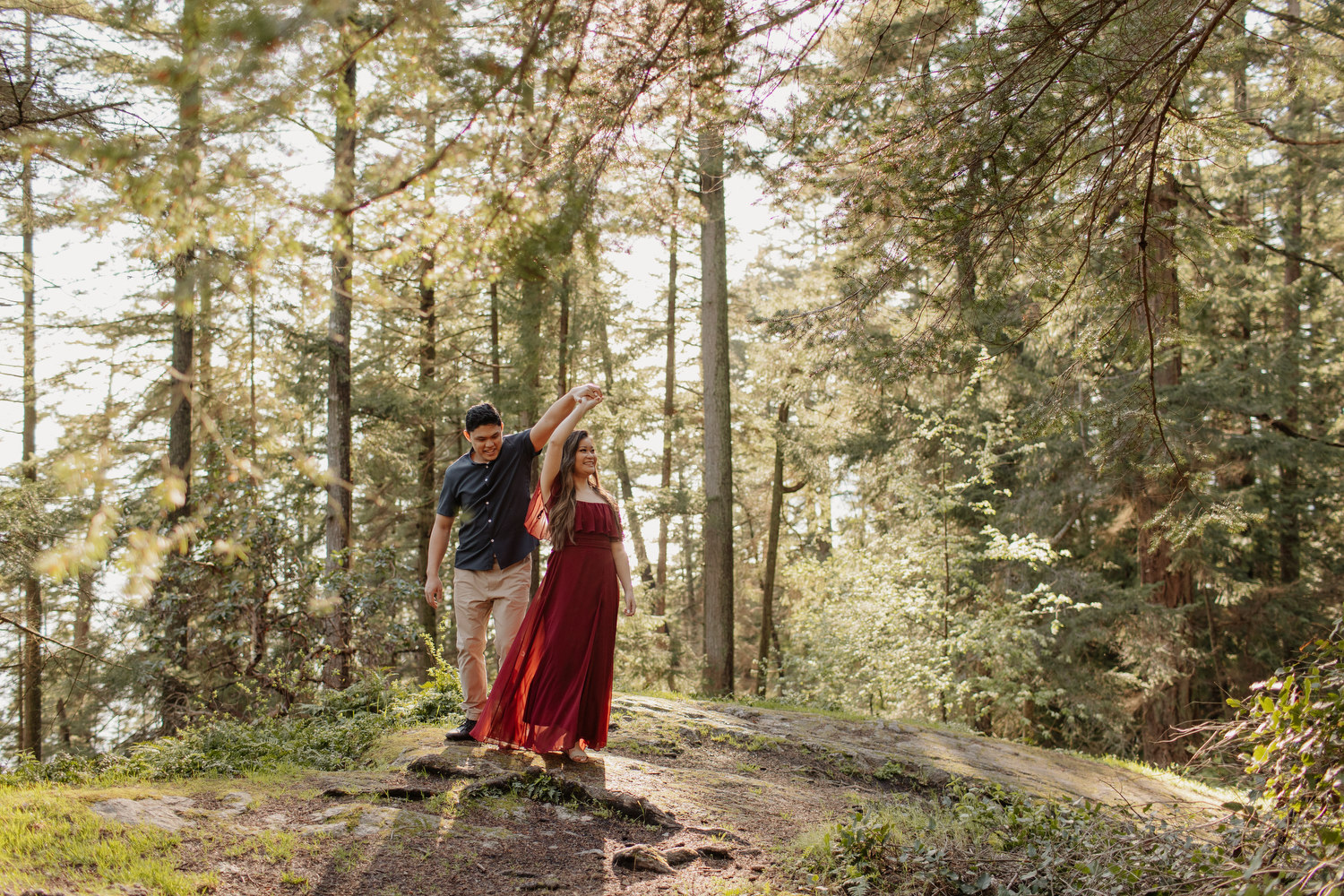 Lighthouse Park Engagement Session