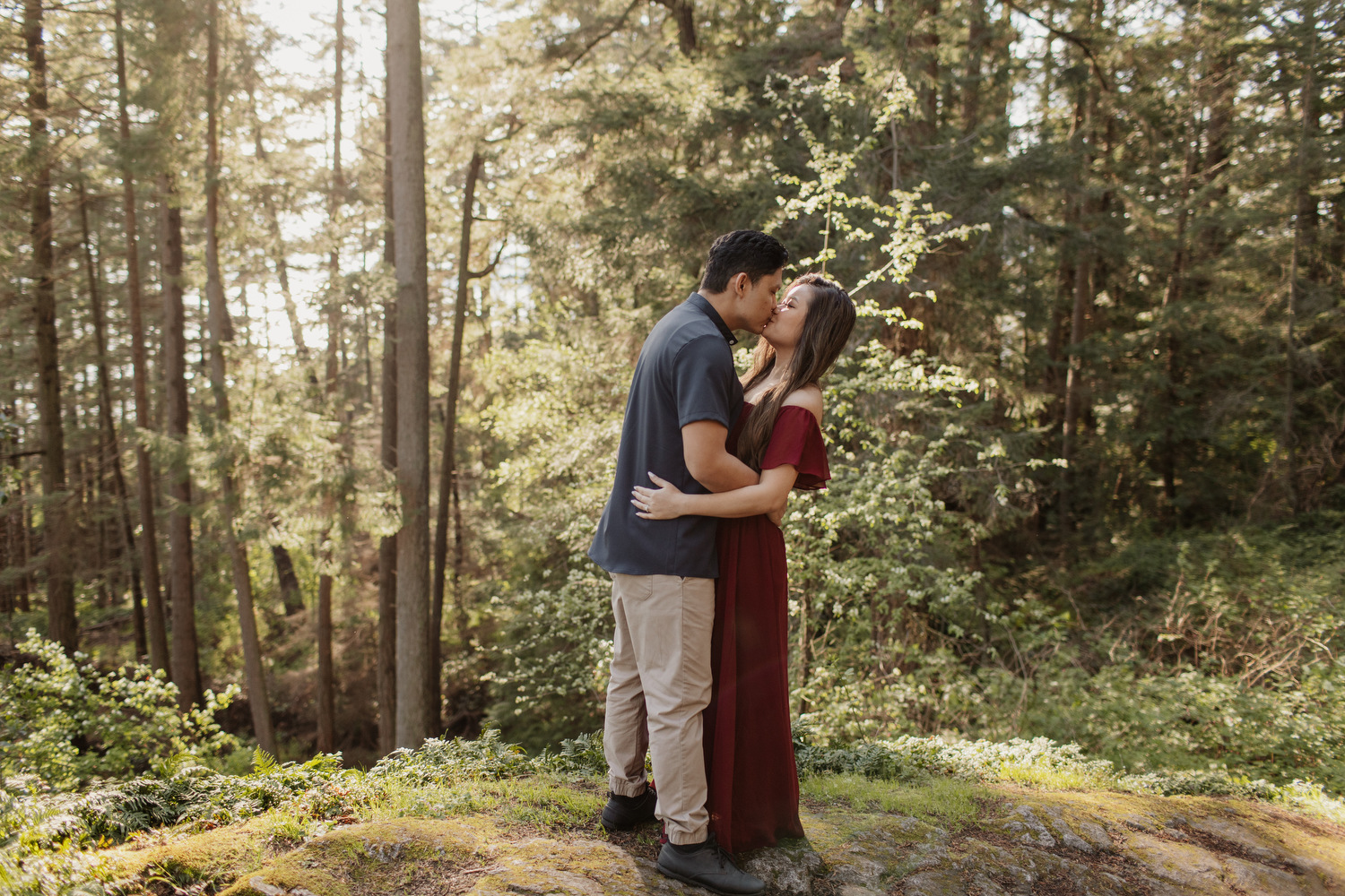 Lighthouse Park Engagement Session