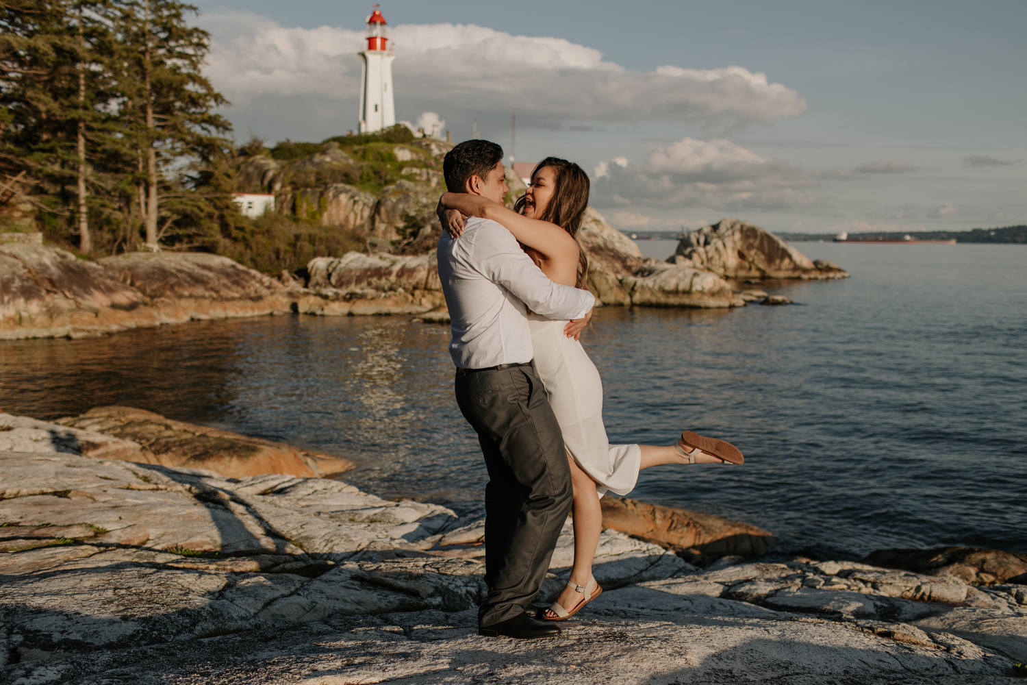 Lighthouse Park Engagement Session