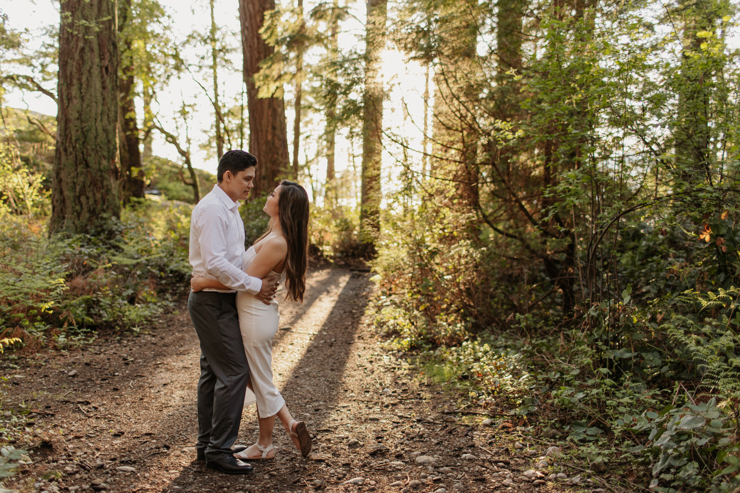 Lighthouse Park Engagement Session